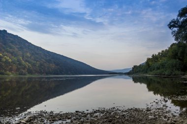 Dinyester Nehri manzarası