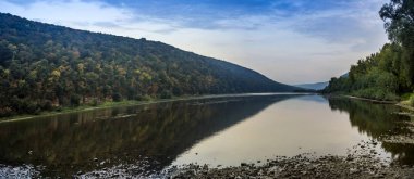 Dinyester Nehri manzarası