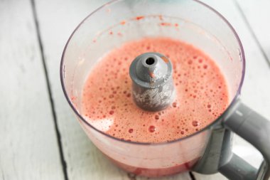 Çilek limonata barlar için doldurma