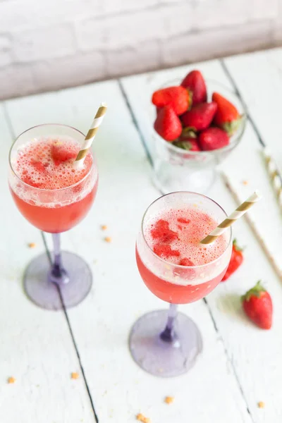 Luxury wine cocktail with strawberry sorbet — Stock Photo, Image