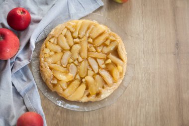 Geleneksel sonbahar pasta - Fransız tarte tatin