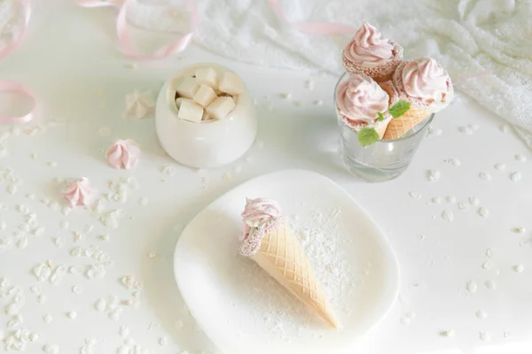 Ice-cream like pink raspberry flavour zephyr — Stock Photo, Image