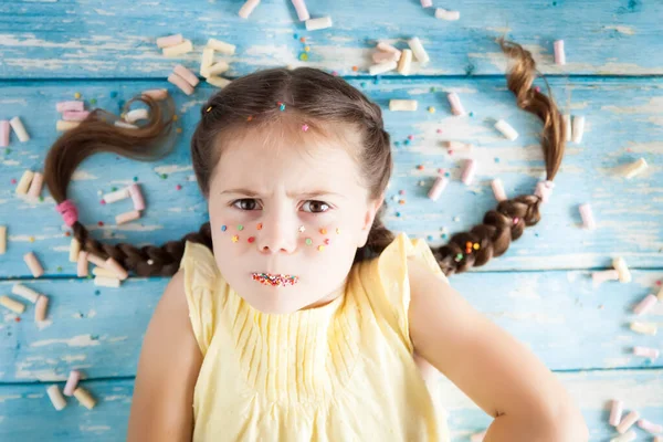 Funny Little Girl Sprinkled Lips Freckles Color Background Colorful Candies — Stock Photo, Image