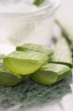 Taze yapraklı aloe vera suyu 