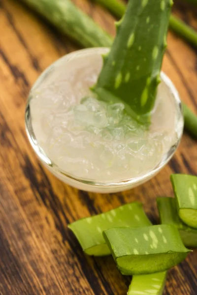 Jugo Aloe Vera Con Hojas Frescas — Foto de Stock