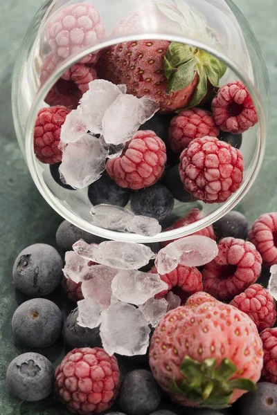 Primer Plano Frambuesas Moras Fresas Congeladas — Foto de Stock