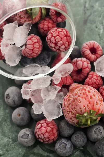 Primer Plano Frambuesas Moras Fresas Congeladas — Foto de Stock