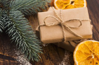 İki tatil hediye yığını