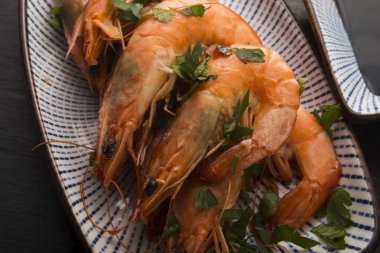 domates soslu ızgara karides