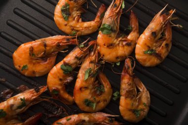 domates soslu ızgara karides