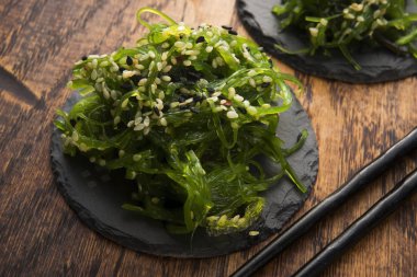 Baharatlı uyandırma salatası