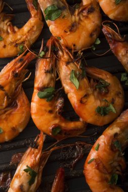 domates soslu ızgara karides