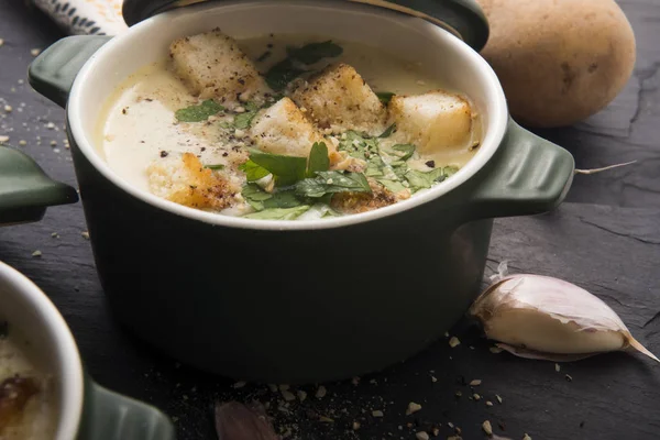 Česneková polévka s bramborami — Stock fotografie