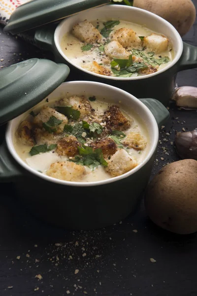 Garlic soup with potatoes — Stock Photo, Image