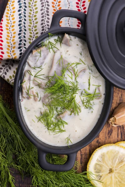 Türkische traditionelle Kuttelsuppe; Iskembe Corbasi und Innereien-Suppe — Stockfoto