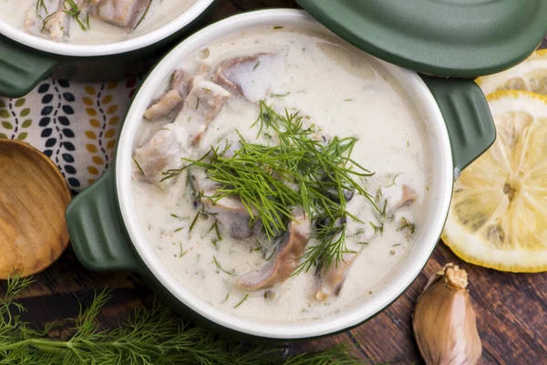 Турецкий традиционный суп из трипе; искембе корбаси и суп из субпродуктов — стоковое фото