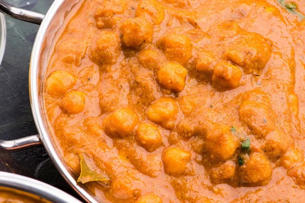 Chana Masala 传统的印度菜 配以鹰嘴豆和咖哩 — 图库照片