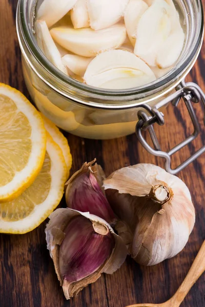Σκόρδο Καλύτερο Ειδικό Για Γρίπη Σιρόπι Παρασκευασμένο Από Υγιές Σκόρδο Royalty Free Φωτογραφίες Αρχείου