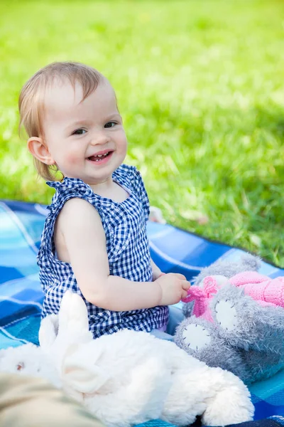 Rire bébé fille — Photo