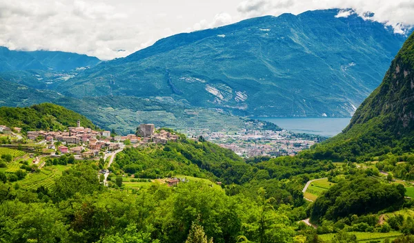 Tenno vilagem e lago Garda — Fotografia de Stock