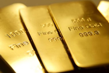 Altın külçelerinin yakın görüntüsü