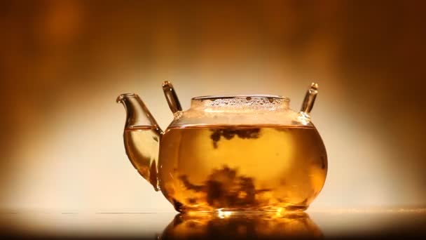 Зеленый Чай Теплом Свете — стоковое видео