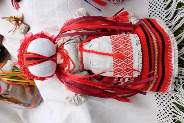 Παραδοσιακή Λαϊκή Κούκλα Στην Χειροποίητη Αγορά — Φωτογραφία Αρχείου