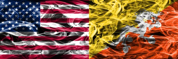 Verenigde Staten Bhutan Rook Vlaggen Concept Naast Elkaar Geplaatst — Stockfoto