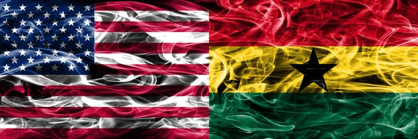 Vereinigte Staaten Gegen Ghana Rauchfahnen Konzept — Stockfoto