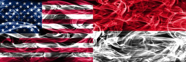 Ηνωμένες Πολιτείες Μονακό Καπνού Σημαίες Έννοια Τοποθετούνται Δίπλα Δίπλα — Φωτογραφία Αρχείου