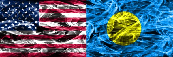 Estados Unidos Palau Fumaça Bandeiras Conceito Colocado Lado Lado — Fotografia de Stock