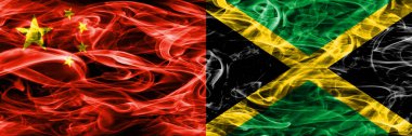 Çin vs Jamaika duman bayrakları yan yana yerleştirilmiş