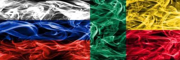 Росія Проти Бенін Дим Прапори Розміщені Поруч — стокове фото