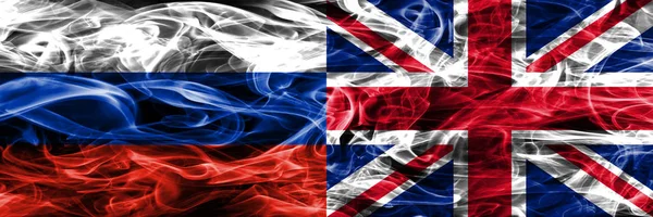 Rusland Verenigd Koninkrijk Rook Vlaggen Naast Elkaar Geplaatst — Stockfoto
