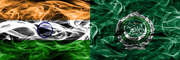 Индия Против Арабской Лиги Дыма Флаги Помещены Бок Бок — стоковое фото
