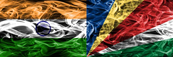 Индия Против Сейшельских Островов Дымовые Флаги Размещенные Бок Бок — стоковое фото