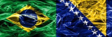 Brezilya vs Bosna-Hersek duman bayrakları yan yana yerleştirilmiş