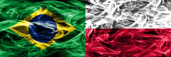 Бразилия Против Польши Дымовые Флаги Помещены Бок Бок — стоковое фото