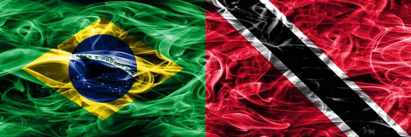 Бразилія Проти Тринідаду Тобаго Дим Прапори Розміщені Поруч — стокове фото
