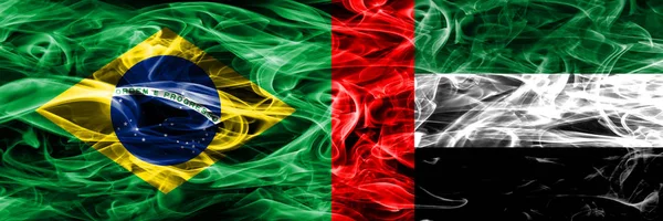 Brasile Emirati Arabi Uniti Bandiere Fumogene Affiancate — Foto Stock