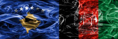 Kosova vs duman Afganistan bayrakları yan yana yerleştirilmiş