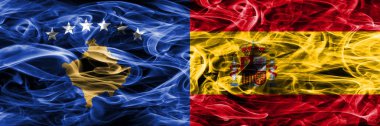 Kosova vs İspanya duman bayrakları yan yana yerleştirilmiş