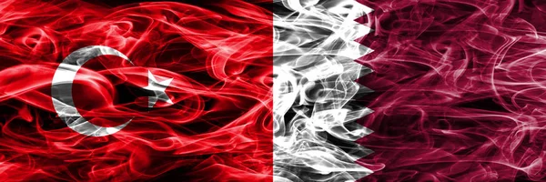 Türkei Katar Rauchfahnen Nebeneinander Platziert Türkische Und Katarische Flagge Gemeinsam — Stockfoto