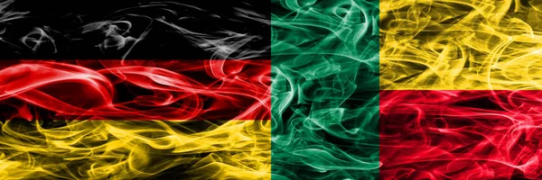 Bandiere Fumo Germania Benin Affiancate Bandiera Tedesca Benin Insieme — Foto Stock