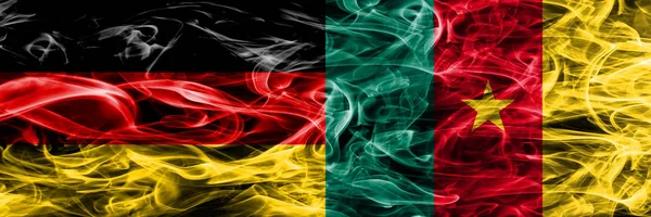 Niemcy Kamerun Pali Flagi Umieszczone Obok Siebie Flaga Niemiec Kamerunie — Zdjęcie stockowe
