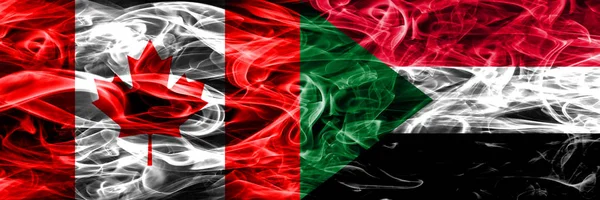 Bandiere Fumogene Canada Sudan Affiancate Bandiera Canadese Sudanese Insieme — Foto Stock