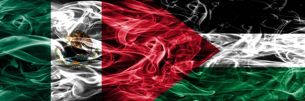 Mexiko Gegen Palestinische Rauchfahnen Nebeneinander Platziert Mexikanische Und Palästinensische Flagge — Stockfoto