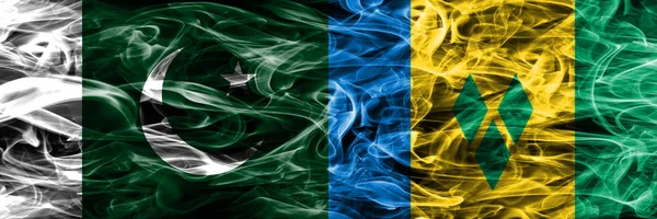 Пакистан Сент Винсент Гренадины Дыма Флаги Помещены Бок Бок Толстые — стоковое фото