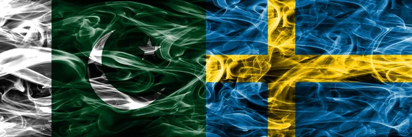 Paquistão Suécia Bandeiras Fumaça Colocadas Lado Lado Bandeiras Fumo Sedoso — Fotografia de Stock