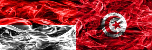 Indonesia Tunisia Bandiere Fumogene Affiancate Bandiere Fumo Spesse Colorate Setose — Foto Stock